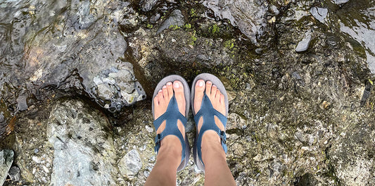 hike in sandals things to look for featured image